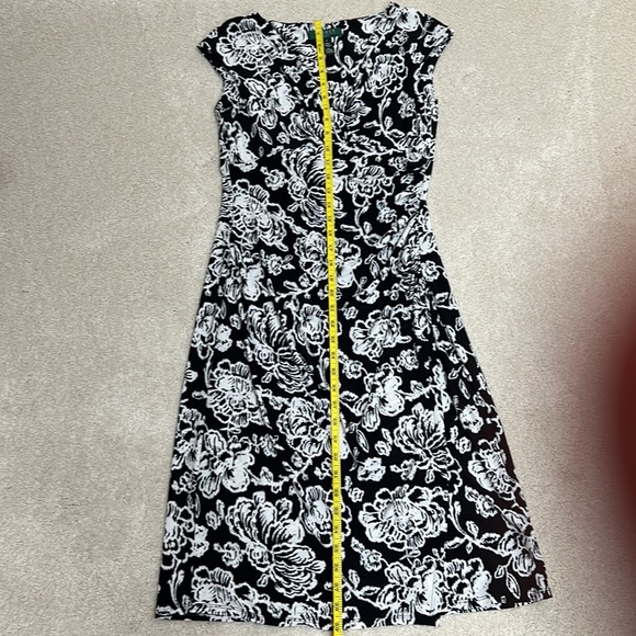 Ralph Lauren black and white floral print dress. Size 4. - Picture 9 of 9